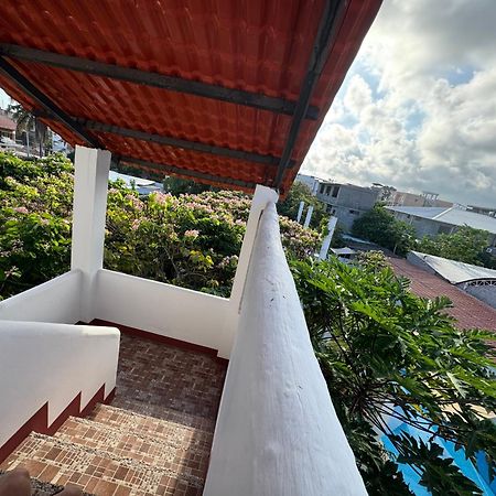 The Galapagos Pearl B&B プエルトアヨラ エクステリア 写真