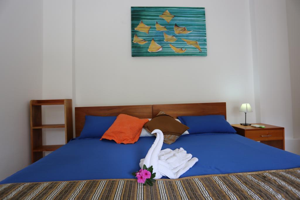 The Galapagos Pearl B&B プエルトアヨラ エクステリア 写真